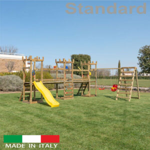 Struttura a n.3 torri Standard disposizione angolare con n.2 ponti di collegamento + n.1 scivolo + altalena con n.1 sedile libero + n.1 sedile a gabbia + sartia